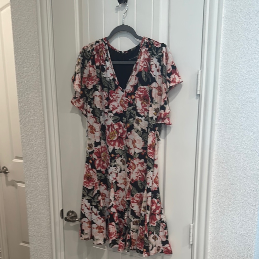 White House Black Market Pink and Orange V-Neck Dress, size S, knee length